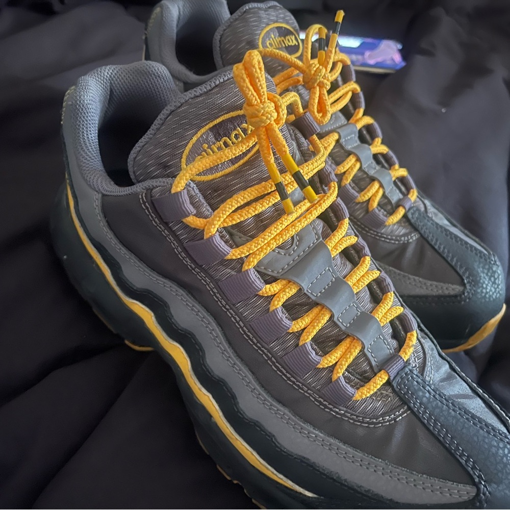 Nike air max 95 Oil grey Grey-Gunsmoke Size 8 / Women; size 10